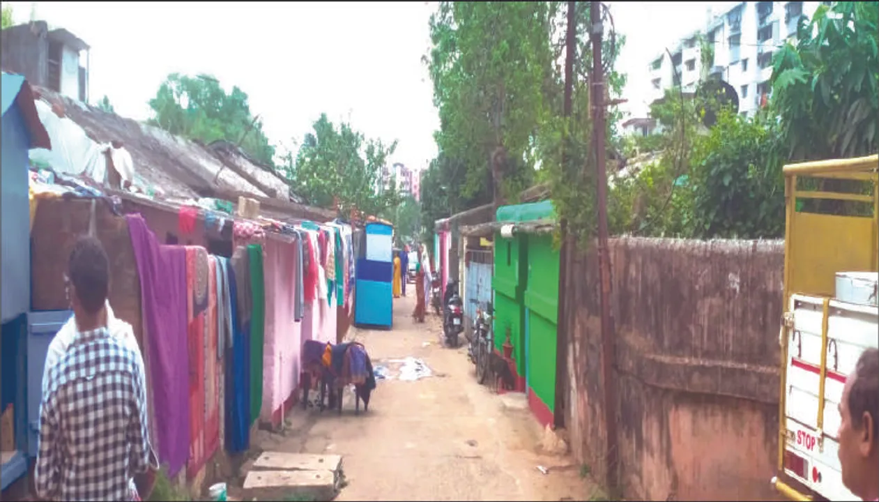  ସ୍ଲମ୍‌ କ୍ବାର୍ଟର୍ସ ଆବଣ୍ଟନ ଫାଇଲ୍‌ ମିଳୁନି, ଘର ଘର ବୁଲି ସର୍ଭେ କରିବେ ବିଏମସି କର୍ମଚାରୀ