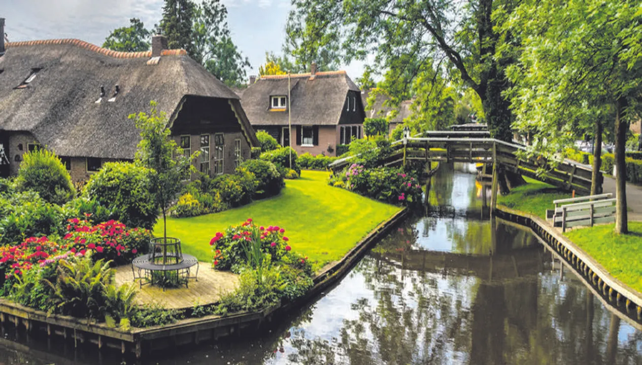  ରାସ୍ତା ନଥିବା ଗାଁ ! ଯାତାୟାତର ପ୍ରମୁଖ ମାଧ୍ୟମ ଡଙ୍ଗା