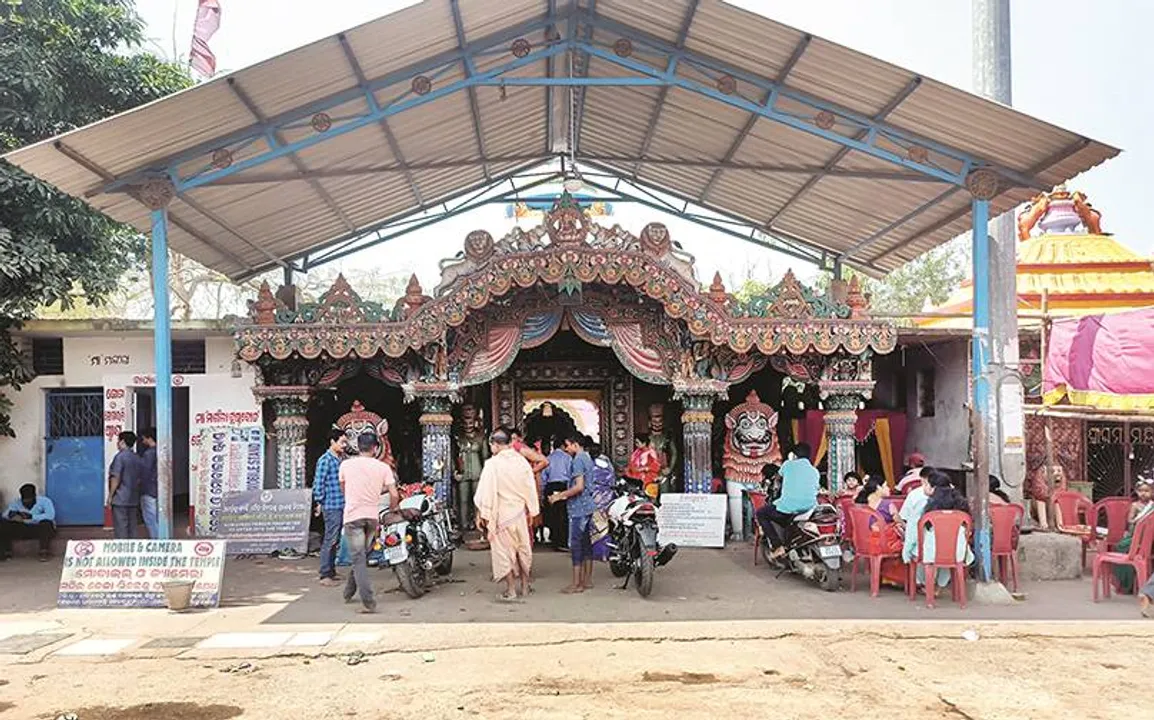  କାକଟପୁର ମା’ ମଙ୍ଗଳା ମନ୍ଦିର, ଦାନ ଦେଲେ ଦିଅଁ ଦର୍ଶନ
