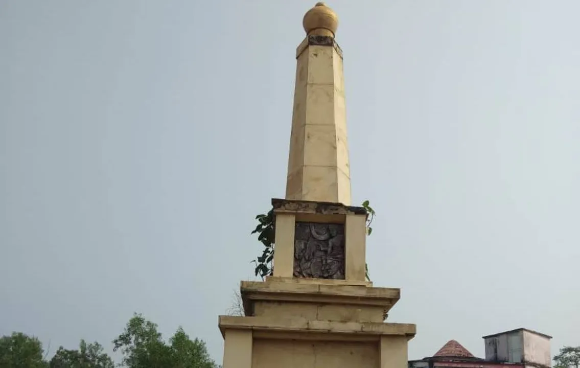  ଆଜି ବିଶ୍ୱ ପରଂପରା ଦିବସ: ପାଇକ ମାଟିରେ ଅଲୋଡ଼ା ପଡ଼ିଛି ପାଇକ ସ୍ତମ୍ଭ ଓ ଖୋର୍ଦ୍ଧା ଗଡ଼