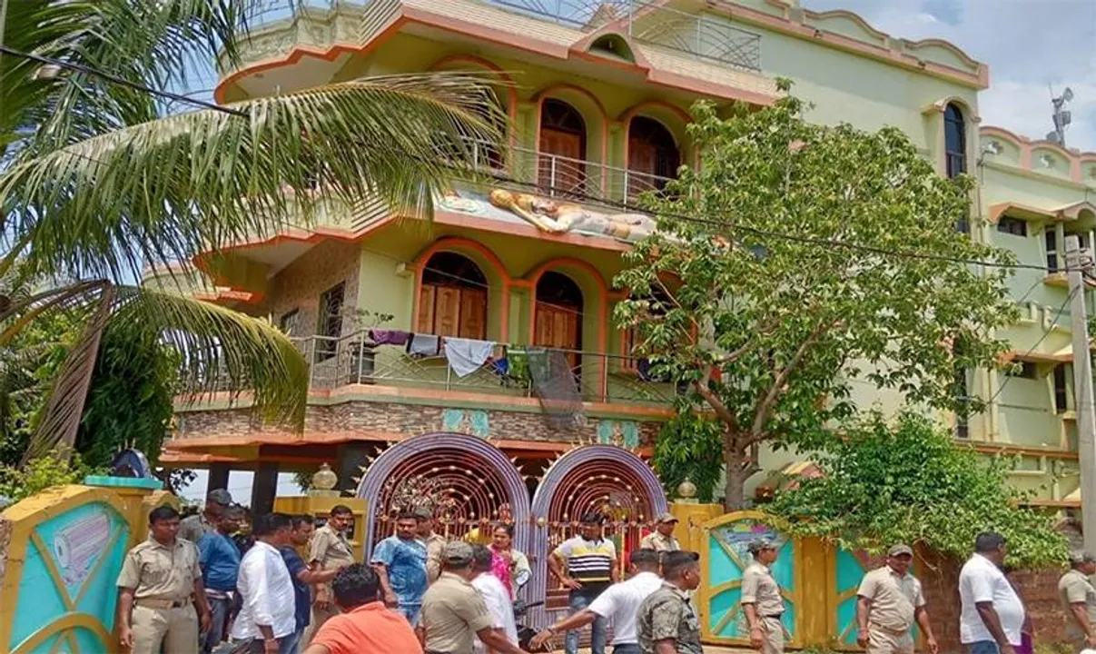  ଋଣ ନଶୁଝିବାରୁ ଘର ସିଲ୍‌ କଲା ଏଲ୍‌ଆଇସି