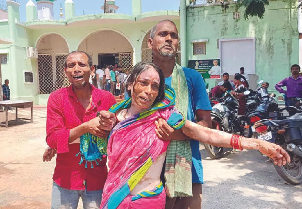  ରଗଡ଼ି ପଲିଟେକ୍‌ନିକ କଲେଜ ଛାତ୍ରୀ ମୃତ୍ୟୁ ଘଟଣା: କାନି ପତାଇ ନ୍ୟାୟ ମାଗିଲେ ମା