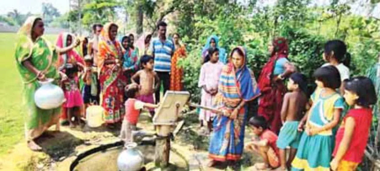  ପାଣି ପାଇଁ ଖରାରେ ଗରା ଧରି ଯାଉଛନ୍ତି ୨ କିଲୋମିଟର