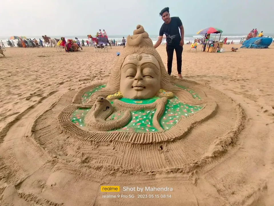  ପୁରୀ: ବେଳାଭୂମିରେ ଶିଳ୍ପୀ ସୌମ୍ୟରଂଜନ ଜେନାଙ୍କ ଭଗବାନ ଶିବଙ୍କ ଉପରେ ବାଲୁକା ଚିତ୍ରକଳା
