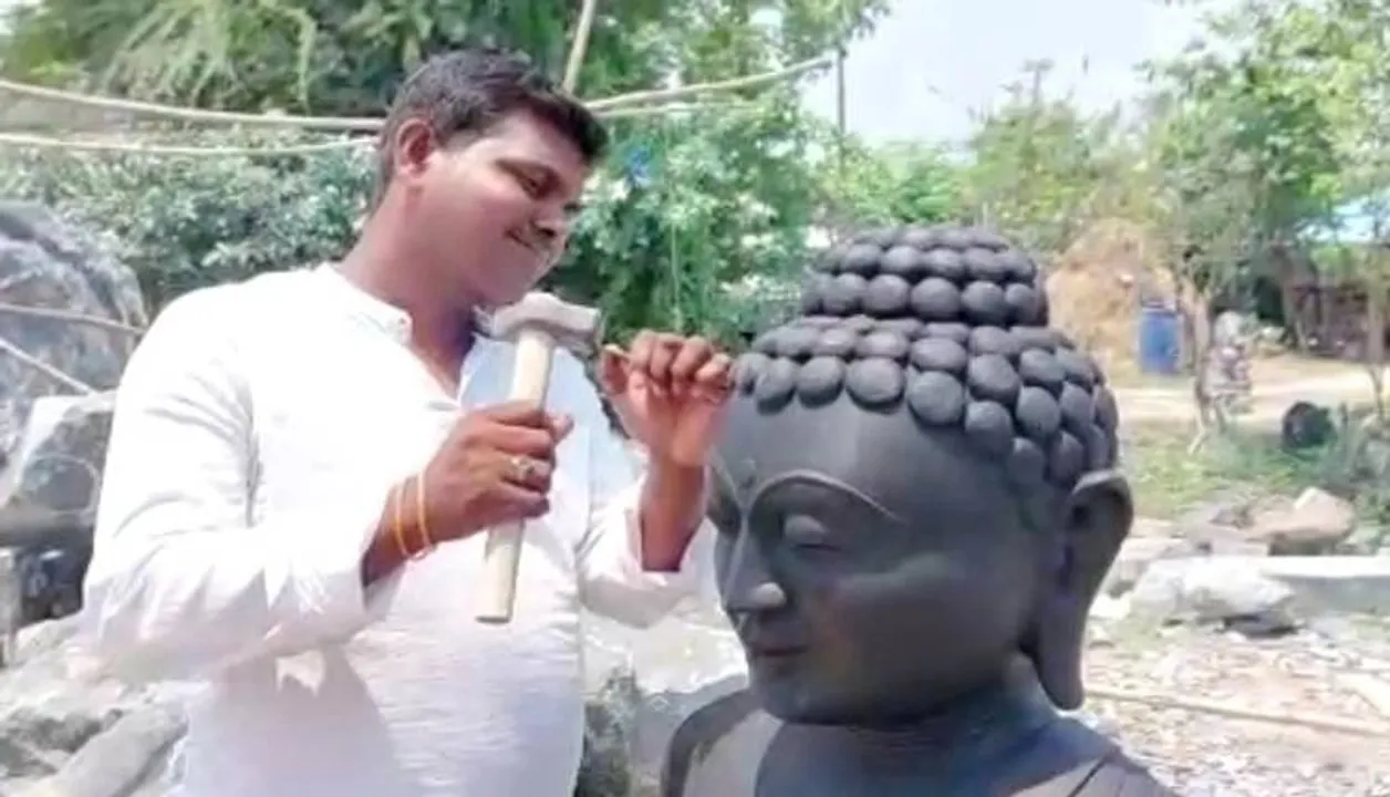  ଯୁବଗୋଷ୍ଠୀଙ୍କ ପାଇଁ ପ୍ରେରଣା ସାଜିଛନ୍ତି ଧକୋଠାର ପଥର ଶିଳ୍ପୀ