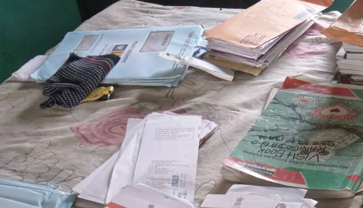  ଡାକଘରେ ପଡ଼ିରହିଛି ଆଧାରକାର୍ଡ, ଚିଠି