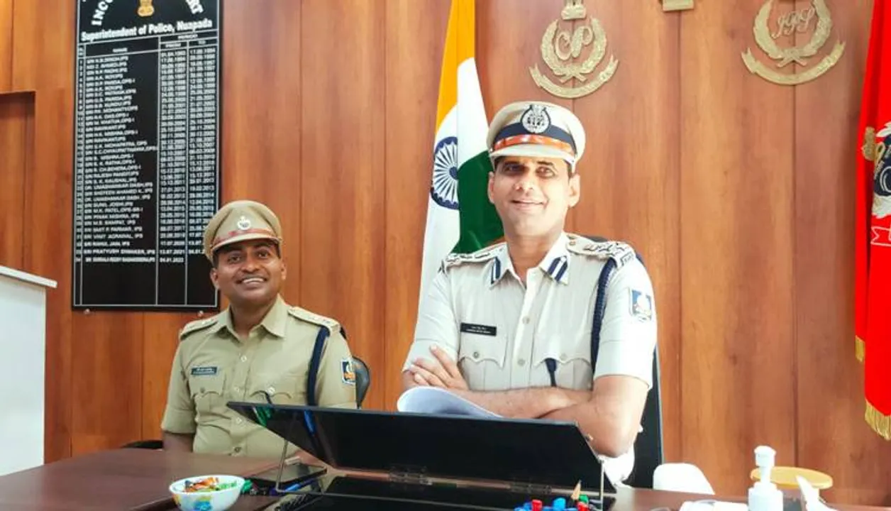  ନୂଆପଡ଼ା ଜିଲ୍ଲା ଗସ୍ତରେ ଦକ୍ଷିଣ ପଶ୍ଚିମାଞ୍ଚଳ ଡିଆଇଜି