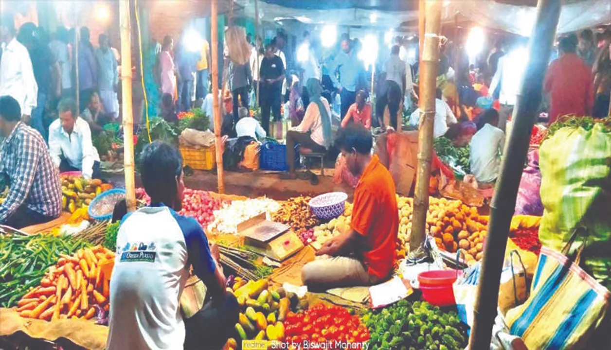  ଓଡ଼ିଶା-ପଶ୍ଚିମବଙ୍ଗ ସୀମାନ୍ତବାସୀଙ୍କ ମଧ୍ୟରେ ସଂପର୍କ ଯୋଡ଼ୁଛି ମାନକୁଣ୍ଡା ହାଟ