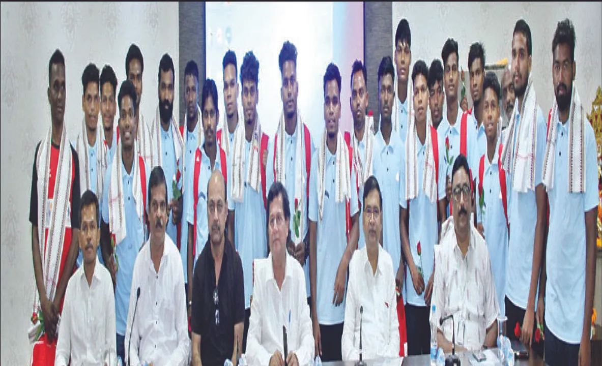  କନ୍ଧମାଳ ହେବ ଫୁଟ୍‌ବଲ୍ ହବ୍‌: କନ୍ଧମାଳ ଫୁଟବଲ୍‍ ଦଳ ସମ୍ବର୍ଦ୍ଧିତ