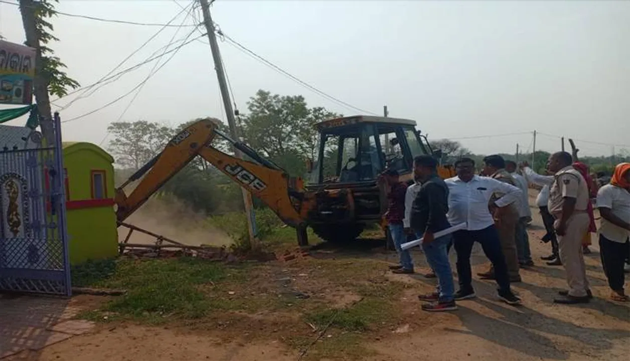  ଜବରଦଖଲ ଜାଗାରେ ବୁଲିଲା ବୁଲଡୋଜର
