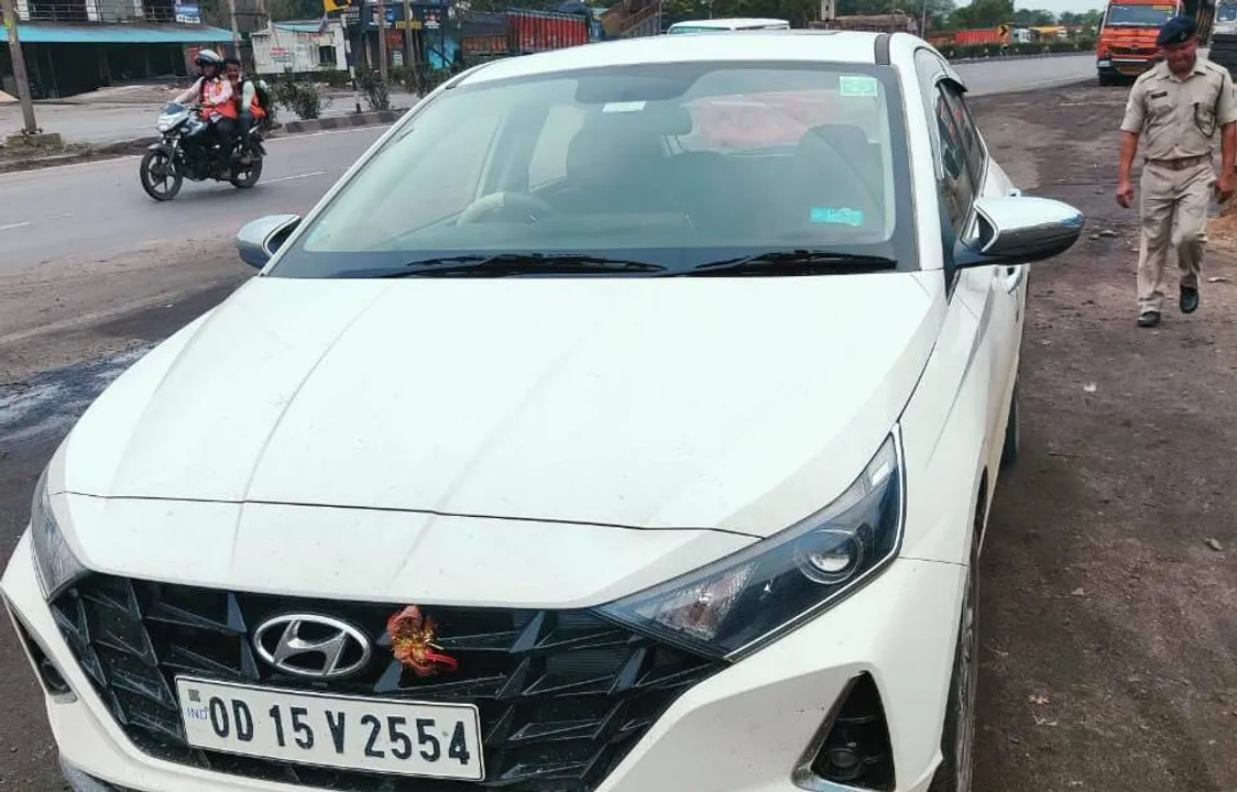  ଝାରସୁଗୁଡା ଉପନିର୍ବାଚନ: ଫ୍ଲାଇଙ୍ଗ ସ୍କ୍ବାର୍ଡ  ଓ ପୁଲିସର ଯାଞ୍ଚ ବେଳେ କାରରୁ ମିଳିଲା ୩.୪୮ ଲକ୍ଷ ଟଙ୍କା
