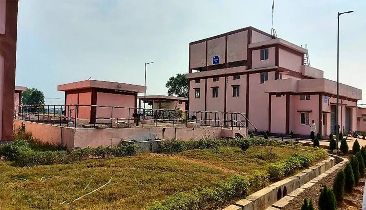  ମେଗା ପ୍ରକଳ୍ପ ବିଦ୍ୟୁତ୍‌ କାଟିଦେଲେ; ଜଳ ବିଶୋଧନାଗାର ଅଚଳ, ସବୁ ଗାଁକୁ ପାନୀୟଜଳ ଯୋଗାଣ ବନ୍ଦ