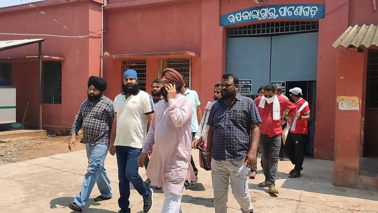  ଆଲିସାନ ସିନେମା ହଲ୍‌ ଗଣ୍ଡଗୋଳ ମାମଲା: ଜାମିନ ପରେ ଜେଲ୍‌ରୁ ବାହାରିଲେ ସାଲୁଜାଙ୍କ ପୁଅଙ୍କ ସମେତ ୭ ଜଣ