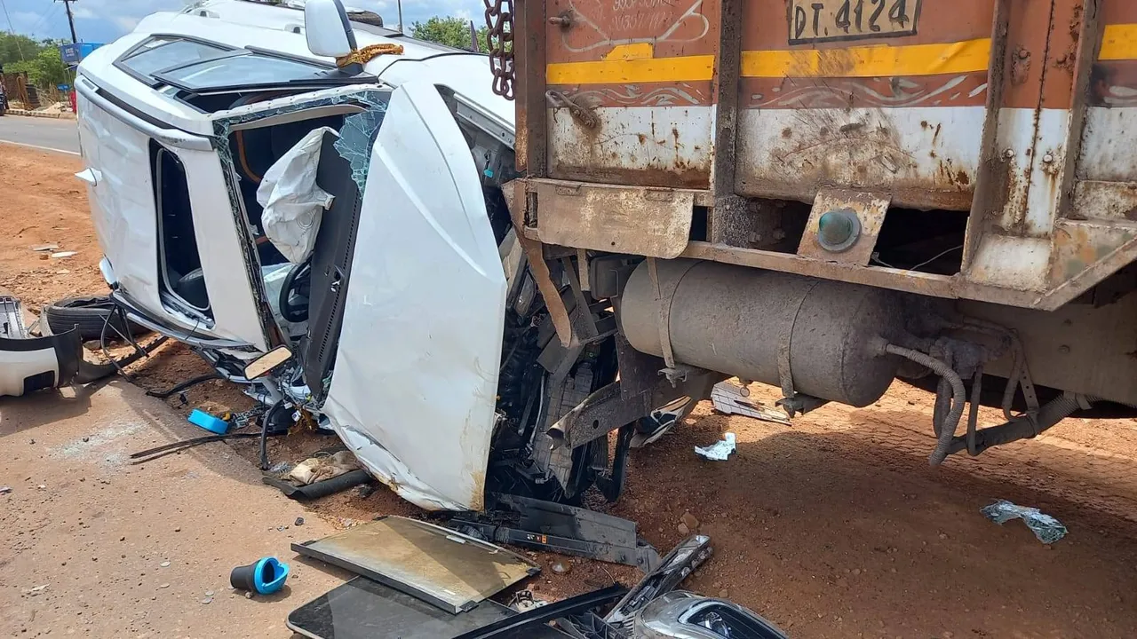  ଟ୍ରକକୁ ପଛରୁ ପିଟିଲା କାର୍, ଯୁବ ବ୍ୟବସାୟୀ ମୃତ