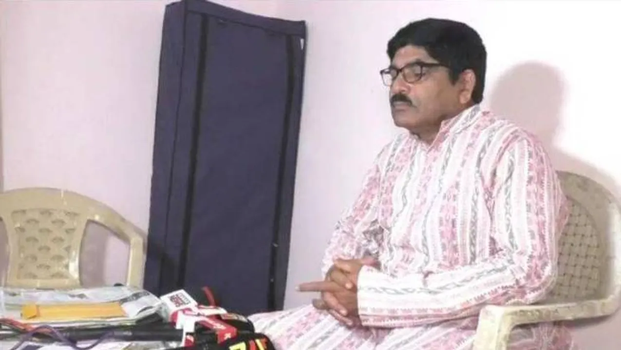  ସାଂସଦଙ୍କ କାର୍‌ ଧକ୍କାରେ ସ୍କୁଟି ଆରୋହୀ ମୃତ୍ୟୁ ଘଟଣା: ନିରଞ୍ଜନଙ୍କ ନାଁରେ ‘ହିଟ୍‌ ଆଣ୍ଡ୍‌ ରନ୍‌’ ମାମଲା ରୁଜୁ କରିବାକୁ ଦାବି
