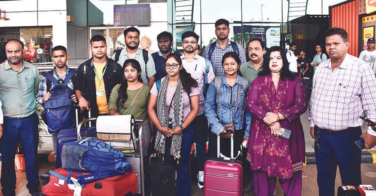  ମଣିପୁରରୁ ଫେରିଲେ ୨୧ ଓଡ଼ିଆ ଛାତ୍ରଛାତ୍ରୀ