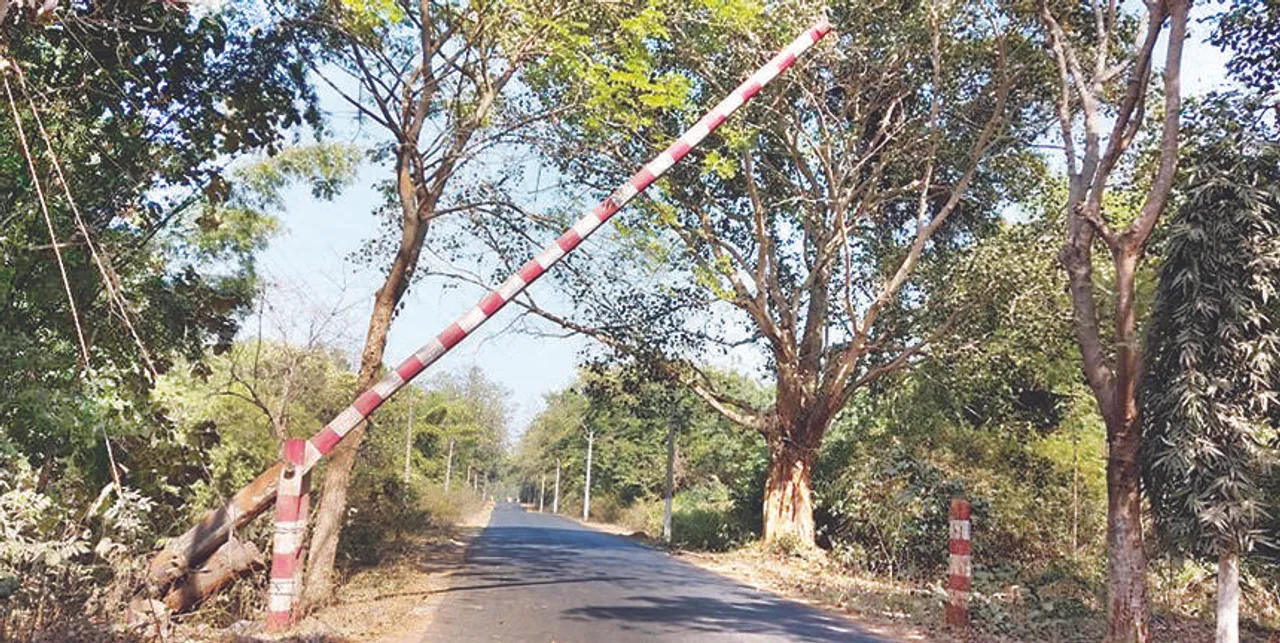  ଦଶପଲ୍ଲା: ରାଜପଥରେ ଦିନକୁ ଦିନ ବୃଦ୍ଧିପାଉଛି ମାଫିଆଙ୍କ ଦୌରାତ୍ମ୍ୟ ସହ ଚୋରା ଚାଲାଣ