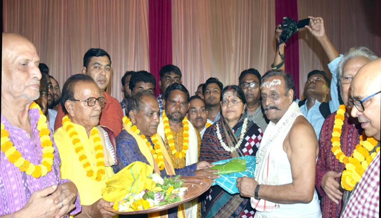  ବଂବରାଡ଼ ବାଲୁଙ୍କେଶ୍ବର ବାବାଙ୍କ ପତ୍ରପେଣ୍ଡି ସମ୍ପନ୍ନ