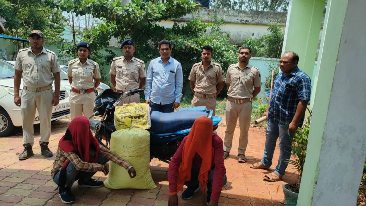  କାର୍‌ ସହ ଗଞ୍ଜେଇ ଜବତ, ୩ ଗିରଫ