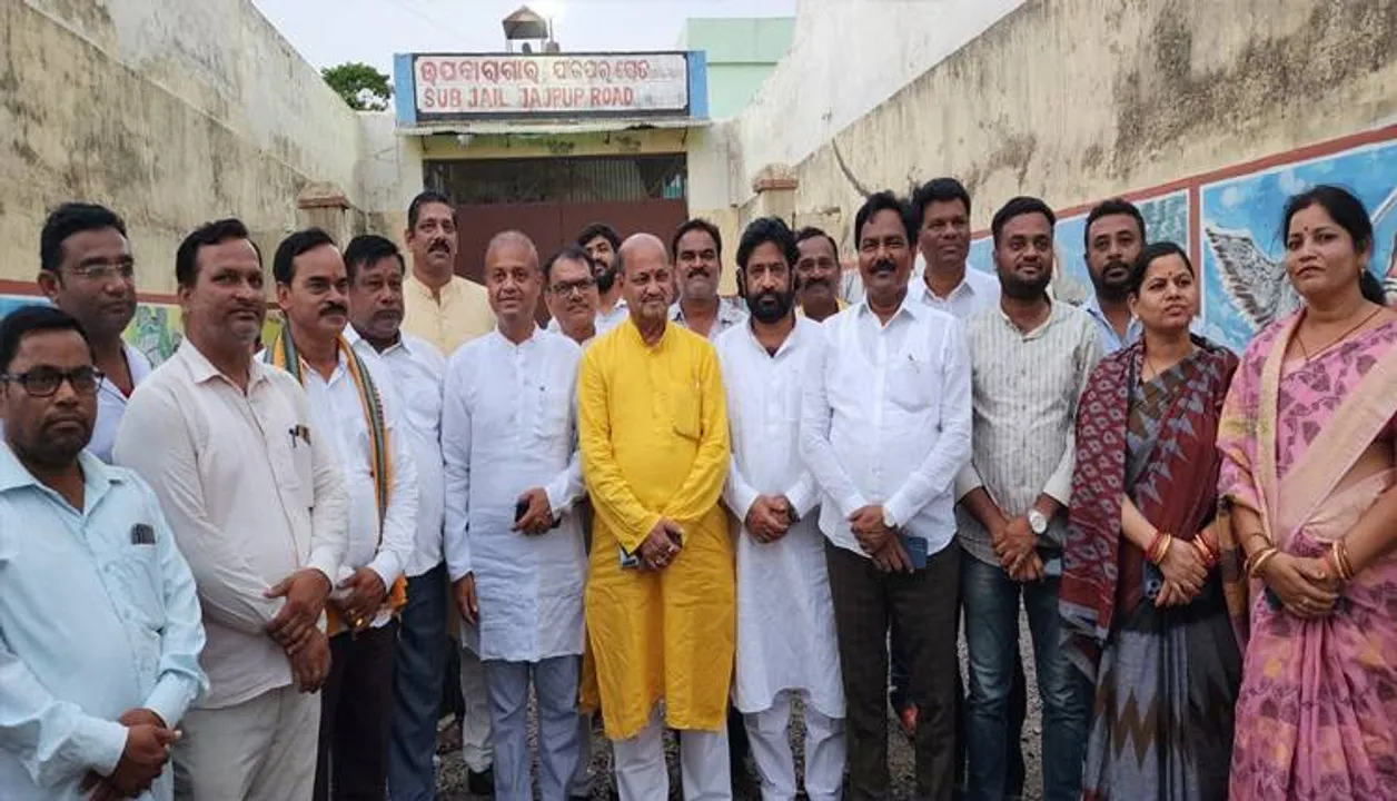  ଜେଲ୍‌ରେ ସୂଚନା ଅଧିକାର କର୍ମୀଙ୍କୁ ଭେଟିଲେ ରାଜ୍ୟ ବିଜେପି ସଭାପତି