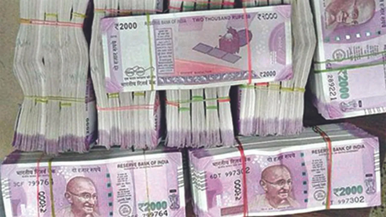  ଟଙ୍କା ବଦଳ ରାକେଟରେ ଏକାଧିକ ନାବାଳକ: ୨୦ହଜାର ବଦଳ କରିବା ପାଇଁ ହଜାରେ ଖର୍ଚ୍ଚ