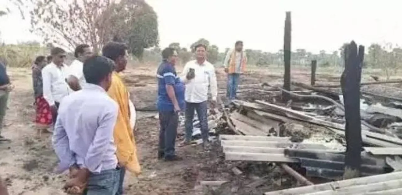  ନାରାୟଣପୁରରେ ଅଗ୍ନିକାଣ୍ଡ: ଲକ୍ଷାଧିକ ଟଙ୍କାର ସମ୍ପତ୍ତି ପୋଡ଼ି ପାଉଁଶ