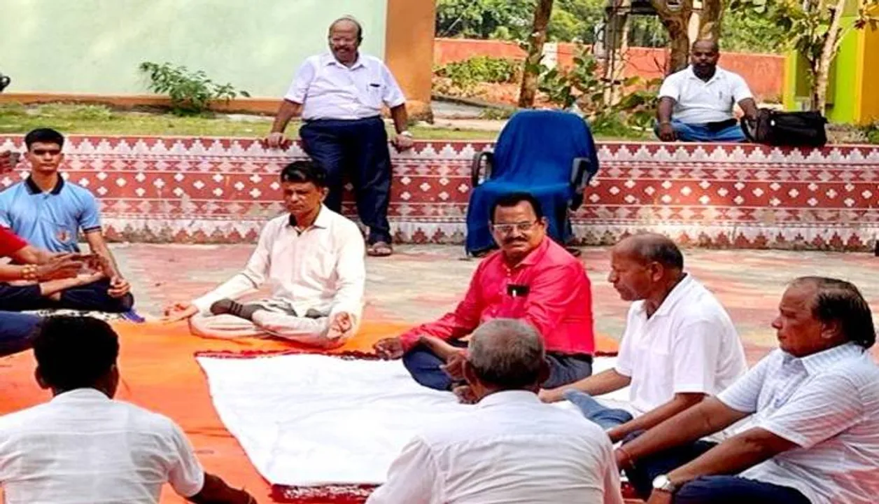  ବିଧାୟକ ଶିଖାଇଲେ ଯୋଗ