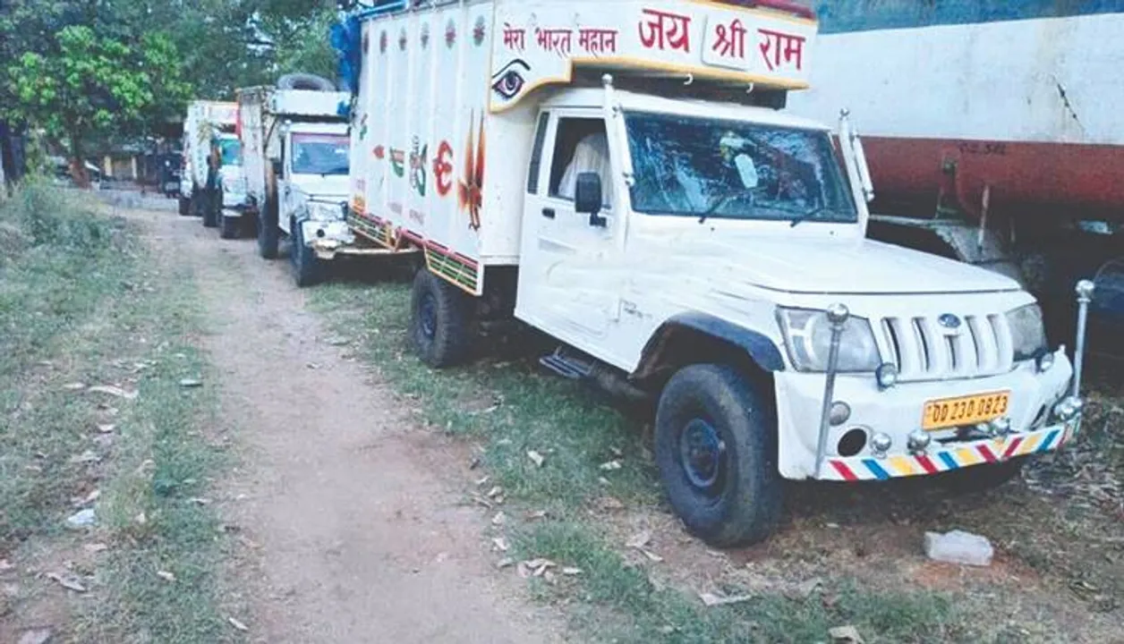  ସିମ୍ଡ଼େଗାରେ ୧୦ ଗୋରୁ ବୋଝେଇ ପିକ୍‌ଅପ୍‌ ଜବତ