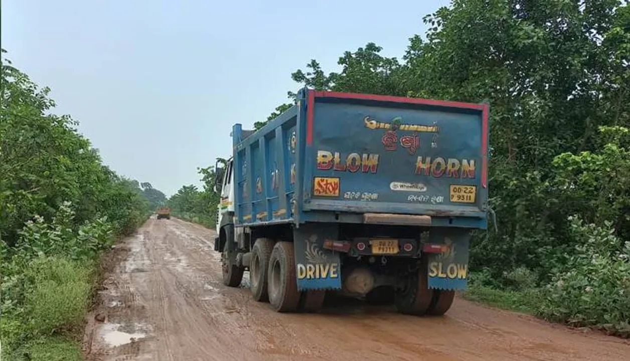  ନଦୀବନ୍ଧରେ ଭାରୀଯାନ ବନ୍ଦ କଲା ପ୍ରଶାସନ