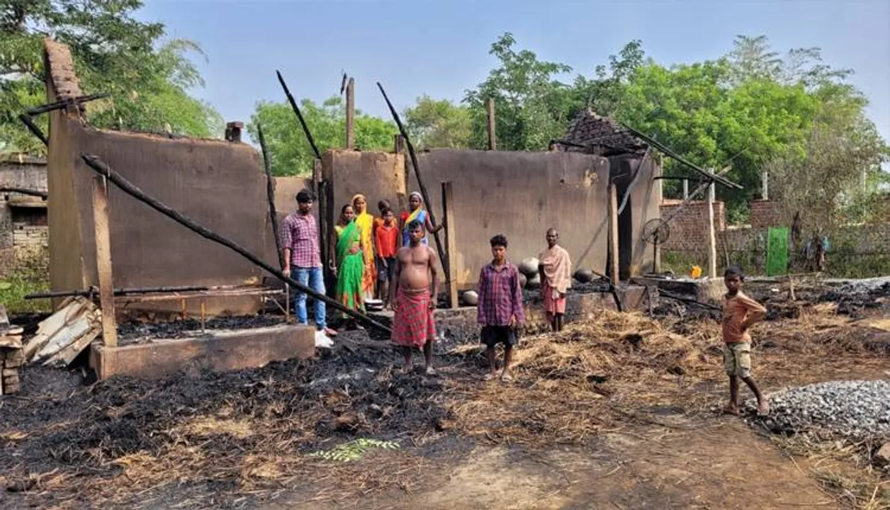  ବଜ୍ରପାତରେ ଜଳିଗଲା ୩ ବଖରା