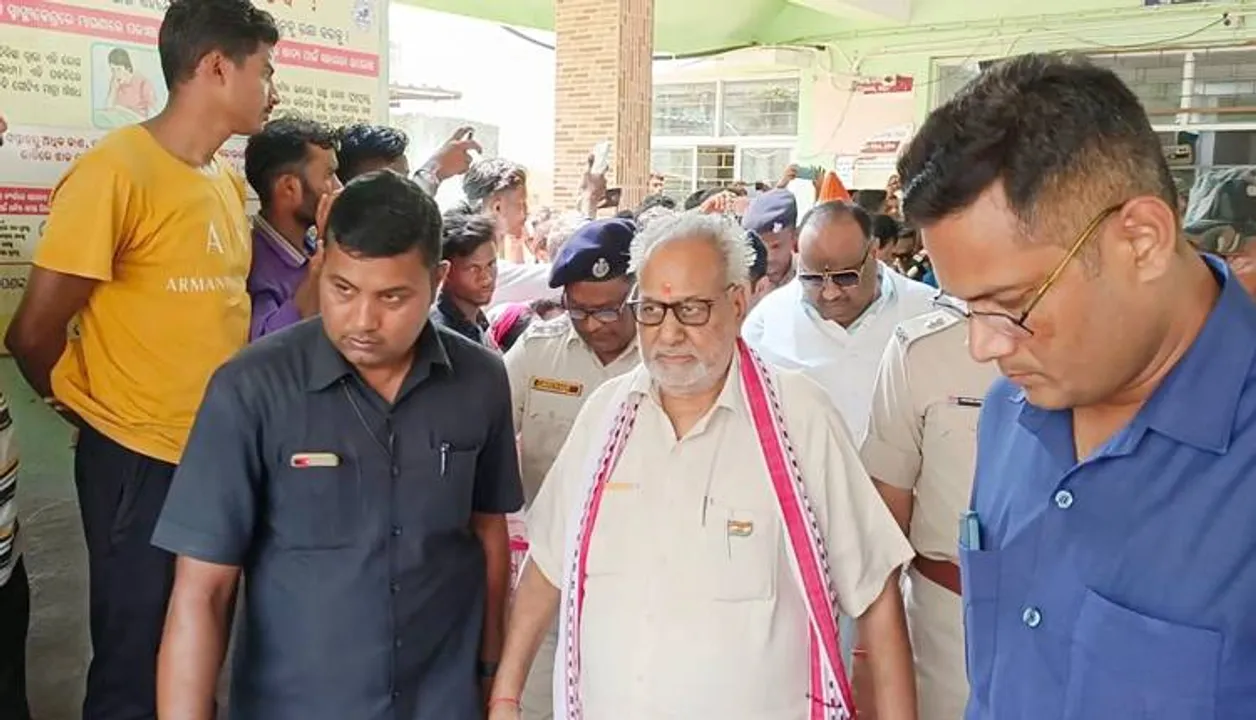 ଭଦ୍ରକ ମେଡ଼ିକାଲରେ ଆହତଙ୍କୁ ଭେଟିଲେ ରାଜ୍ୟପାଳ
