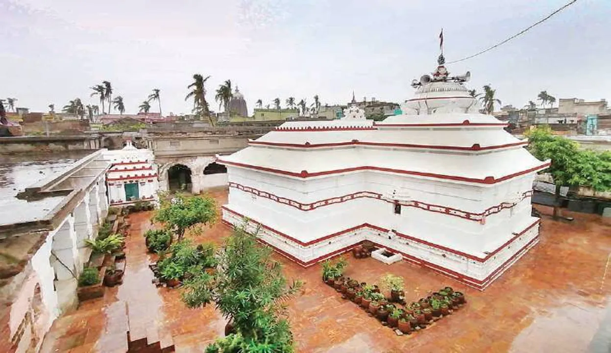  ତ୍ବମେବ ସର୍ବଂ ମମଦେବଦେବ: ରଥରେ ଖଞ୍ଜା ମଠର ନୀତି