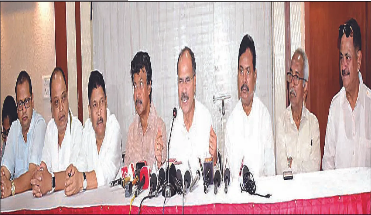  ମୋଦୀ, ଅଶ୍ବିନୀଙ୍କ ଉପରେ ବ‌ର୍ଷିଲେ ଅଧୀର