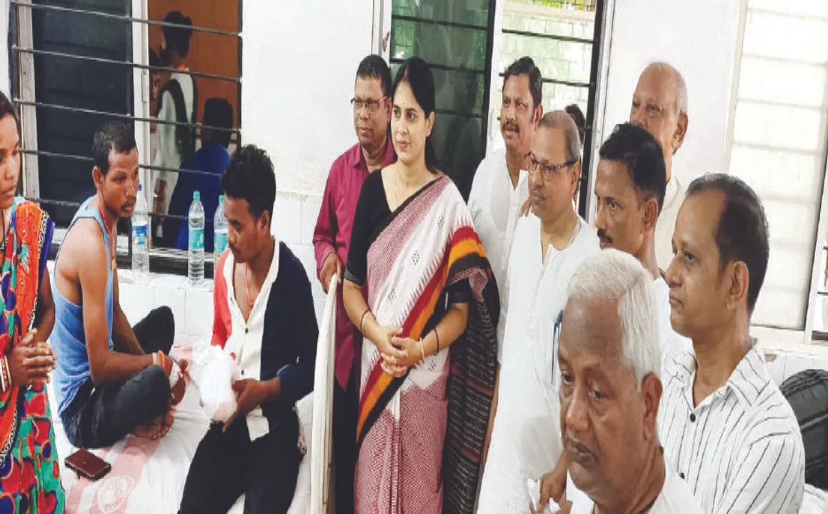  ଶ୍ରୀଶ୍ରୀଆଚାର୍ଯ୍ୟଦେବଙ୍କ ଜନ୍ମତିଥିରେ ରୋଗୀଙ୍କୁ ଫଳ ବଣ୍ଟନ