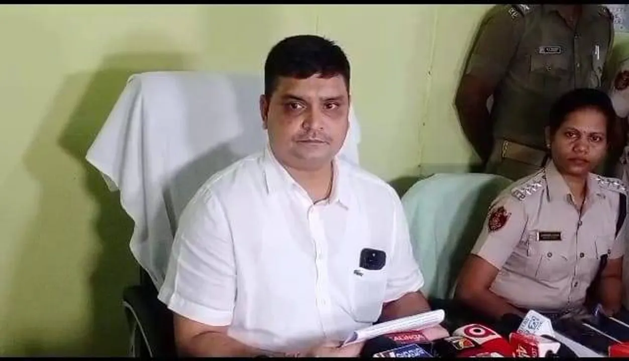  ପୁରୀରୁ ଦେଶର ବିଭିନ୍ନ ସ୍ଥାନକୁ ଯୋଗାଉଥିଲେ ମୋବାଇଲ୍‌ ସିମ୍‌, ଗିରଫ ହେଲେ ୮ ଅଭିଯୁକ୍ତ