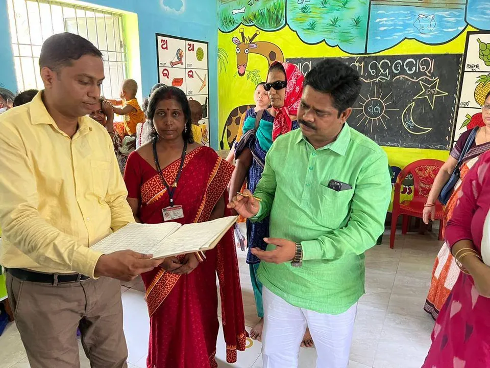  ରାଜ୍ୟ ଖାଦ୍ୟ ଆୟୋଗର ଅଧ୍ୟକ୍ଷଙ୍କ ସୁନ୍ଦରଗଡ଼ ଗସ୍ତ; ଆରଜିଏଚ ଓ ଲାଠିକଟା ବ୍ଲକ କଲେ ପରିଦର୍ଶନ