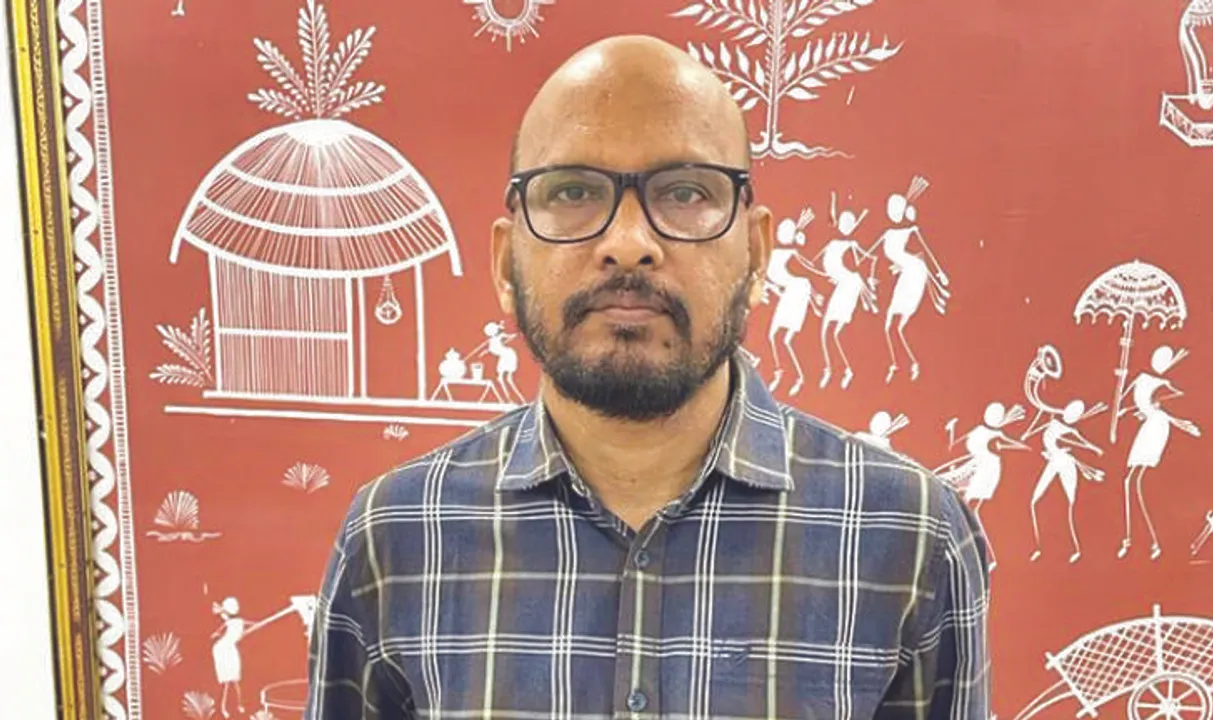  ପ୍ରଶାନ୍ତଙ୍କ ଗିରଫ ପରେ ରାଜନୀତି ସରଗରମ: ଭାରପ୍ରାପ୍ତ ଉପଜିଲ୍ଲାପାଳଙ୍କ ଫୋନ୍‌ କଲ ଯାଞ୍ଚ ଦାବି