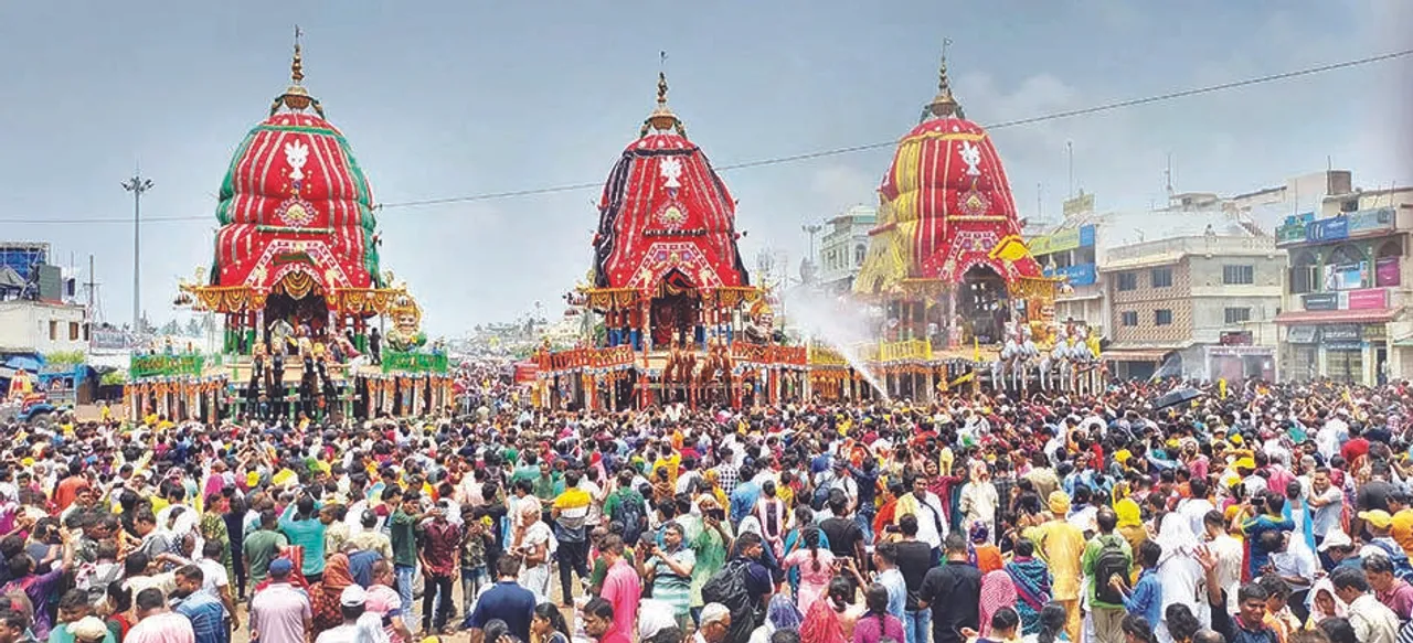  ବାହୁଡ଼ାଯାତ୍ରା: ଶରଧାବାଲିରୁ ଶ୍ରୀମନ୍ଦିର ଅଭିମୁଖେ ଗଡ଼ିଲା ରଥ, ଶ୍ରଦ୍ଧାରେ ଟାଣି ନେଉଛନ୍ତି ଭକ୍ତ