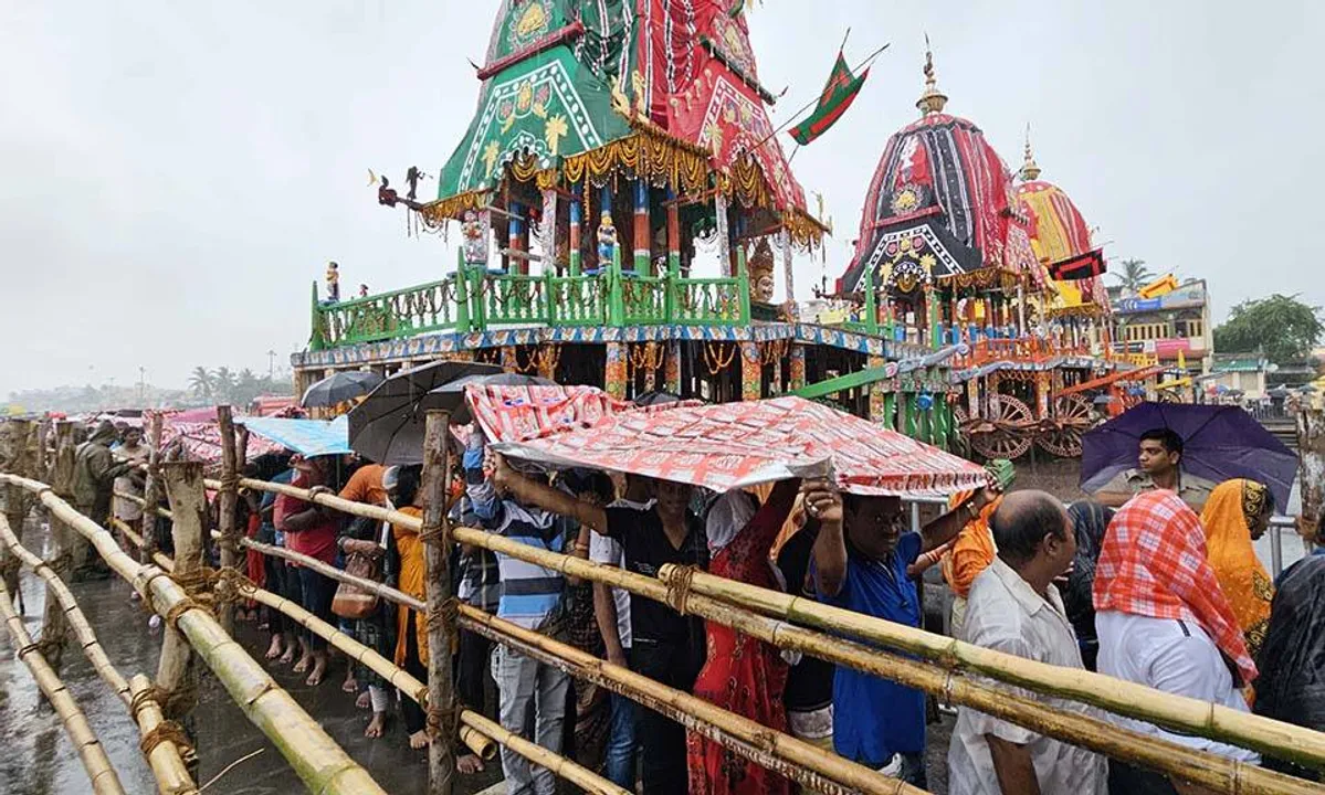  ହେରାପଞ୍ଚମୀ ନୀତିରେ ବିଳମ୍ବ: ରାତି ସାଢ଼େ ଗୋଟାଏ ସୁଦ୍ଧା ଶ୍ରୀମନ୍ଦିରରୁ ବାହାରିପାରିଲେନି ମା’ ଲକ୍ଷ୍ମୀ