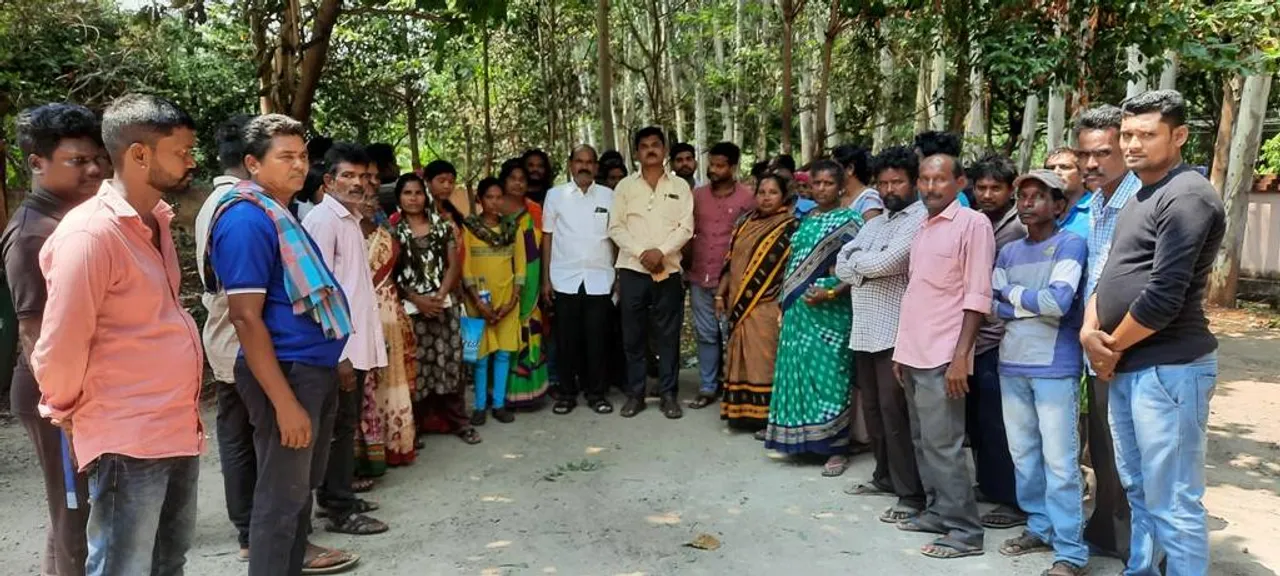  ରେଳ ବିଭାଗର ନୋଟିସ, ୧୦ ତାରିଖ ସୁଦ୍ଧା ଜାଗା ଛାଡ: ଜିଲ୍ଲାପାଳଙ୍କ ଦ୍ବାରସ୍ଥ ହେଲେ ଶତାଧିକ ରାୟଗଡା ବାସିନ୍ଦା