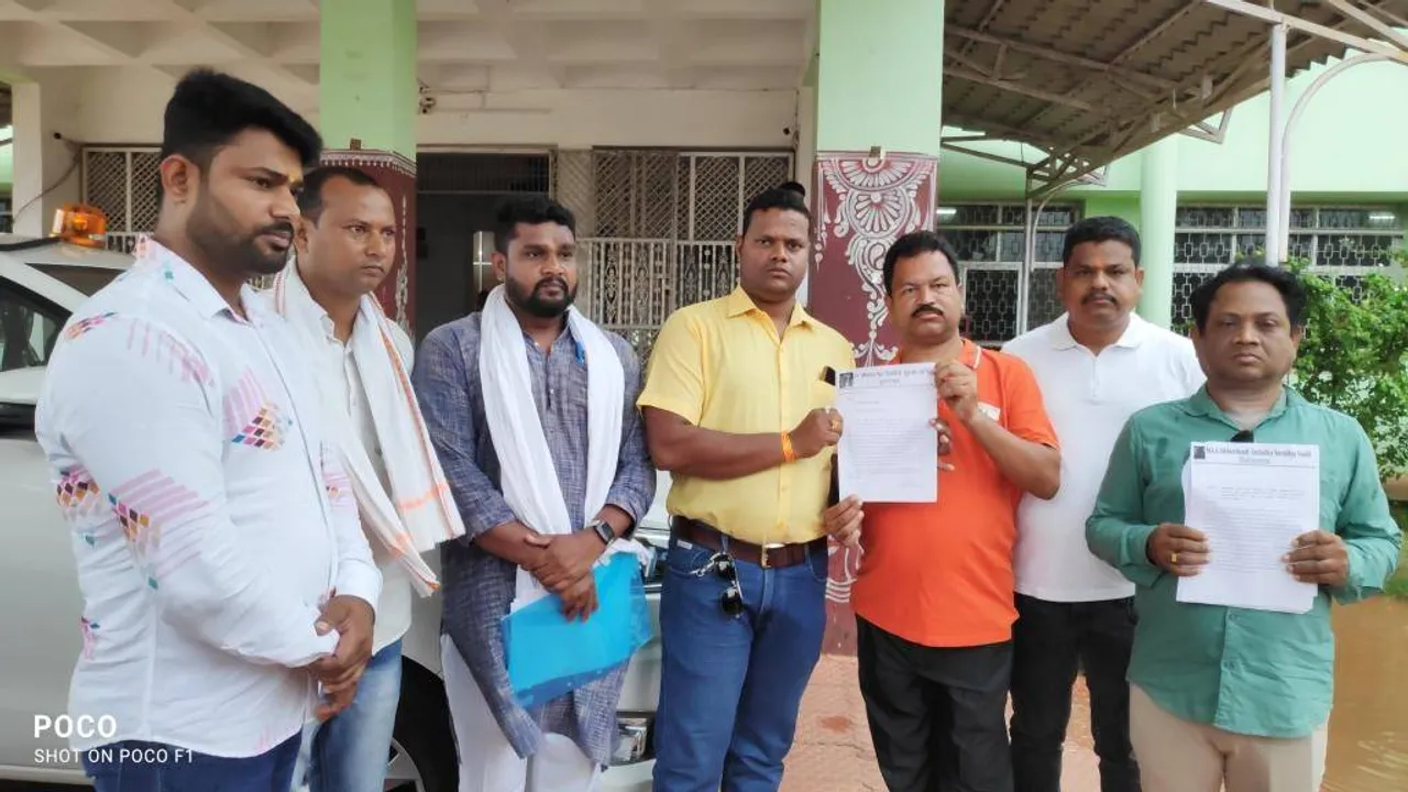  ଏନଜିଟିଙ୍କ ନିର୍ଦ୍ଦେଶ ପରେ ମଧ୍ୟ କଟାଯାଉଛି ଶିଖରଚଣ୍ଡୀ ପାହାଡ଼, ତୁରନ୍ତ ନିର୍ମାଣ କାର୍ଯ୍ୟ ବନ୍ଦ କରିବାକୁ ତିନି ପଂଚାୟତବାସିନ୍ଦାଙ୍କ ଦାବିପତ୍ର