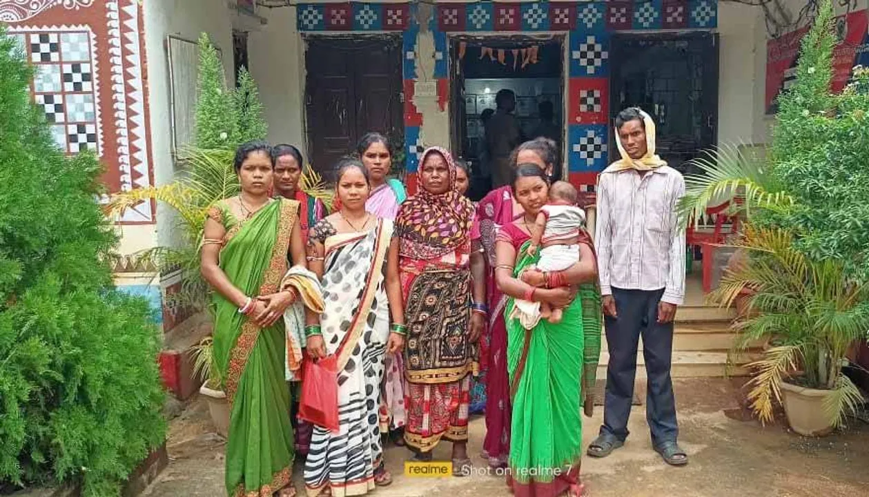  ମଦ ବିରୋଧରେ ପୁଣି ତାତିଲେ ମହିଳା: ବଡଉଡ଼ାର ଏସ୍‌ଏଚ୍‌ଜି ସଦସ୍ୟା ଥାନାର ଦ୍ବାରସ୍ଥ