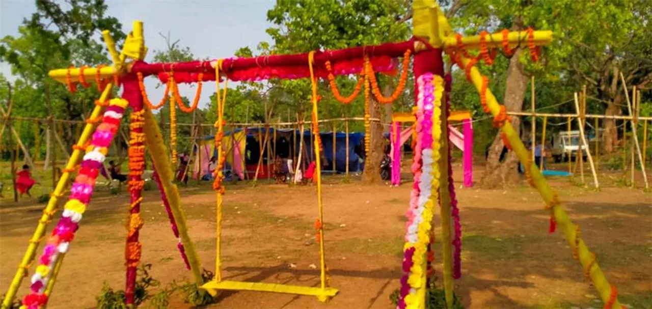  ନିଷ୍ଠୁର ନିଦାଘ, ରଜ ଦୋଳି ଫାଙ୍କାଫାଙ୍କା