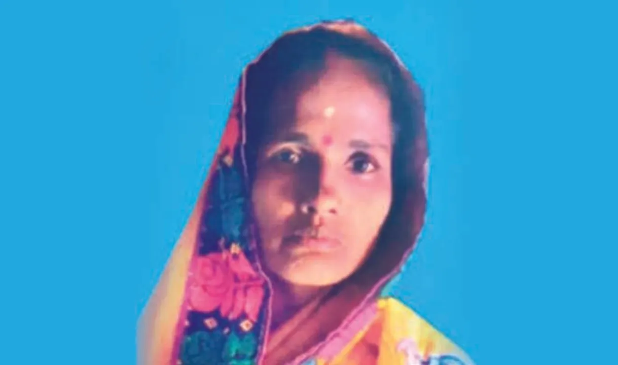  କେତେ ମାରିବ କୁମ୍ଭୀର? ପୋଖରୀ ତୁଠରୁ ମହିଳାଙ୍କୁ ଟାଣିନେଲା