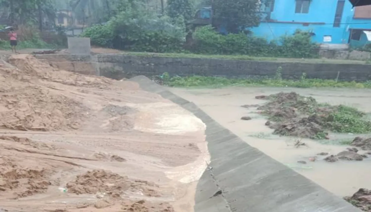  ବର୍ଷାରେ ଭାଙ୍ଗିଲା ସୁରକ୍ଷା କାନ୍ଥ