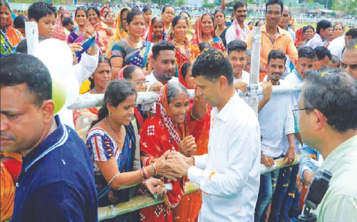  ଅଭିଯୋଗ ଶୁଣିଲେ ମୁଖ୍ୟମନ୍ତ୍ରୀଙ୍କ ବ୍ୟକ୍ତିଗତ ସଚିବ