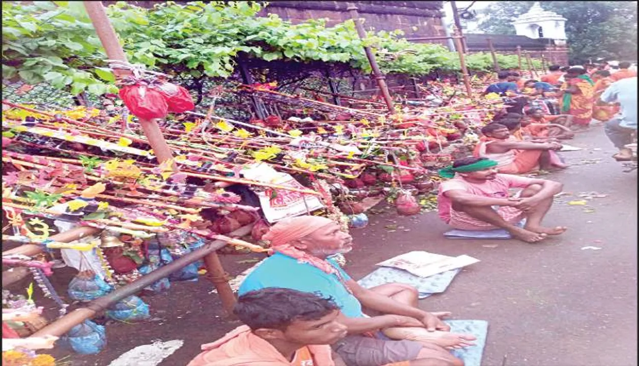  ଶ୍ରୀଲିଙ୍ଗରାଜ ମନ୍ଦିରରେ କାଉଡ଼ିଆଙ୍କ ଶ୍ରାବଣୀ ପୂଜା : ୮ ନୁହେଁ, ୪ ସୋମବାରରେ ହିଁ ଜଳଲାଗି ହେବ