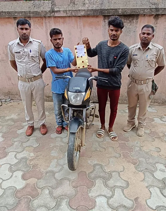  ବ୍ରାଉନସୁଗାର ସହିତ ମୋଟରସାଇକେଲ ଜବତ, ୦୨ ଗିରଫ