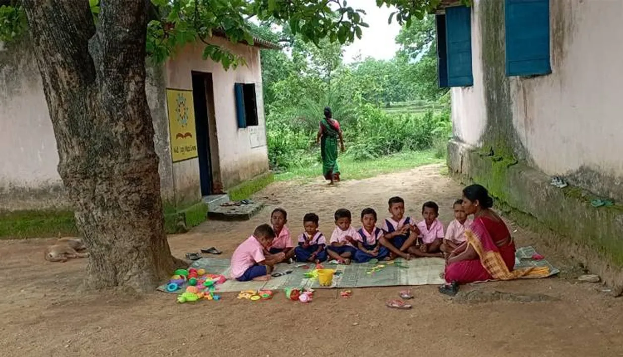  ୧୨ ବର୍ଷରୁ ଅଧିକ ବିତିଲାଣି, ଗଛମୂଳେ ଚାଲିଛି ଅଙ୍ଗନବାଡ଼ି କେନ୍ଦ୍ର