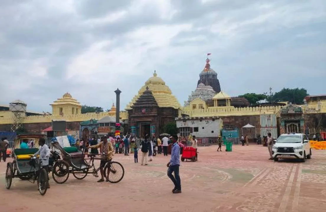  ଥାନାକୁ ଗଲା ଶ୍ରୀମନ୍ଦିର ଜାତିଆଣ ବିବାଦ: ରତ୍ନ ସିଂହାସନରେ ଥିବାବେଳେ ଅଶ୍ଳୀଳ ଗାଳିଗୁଲଜ ଓ ମାନହାନି ଅଭିଯୋଗ